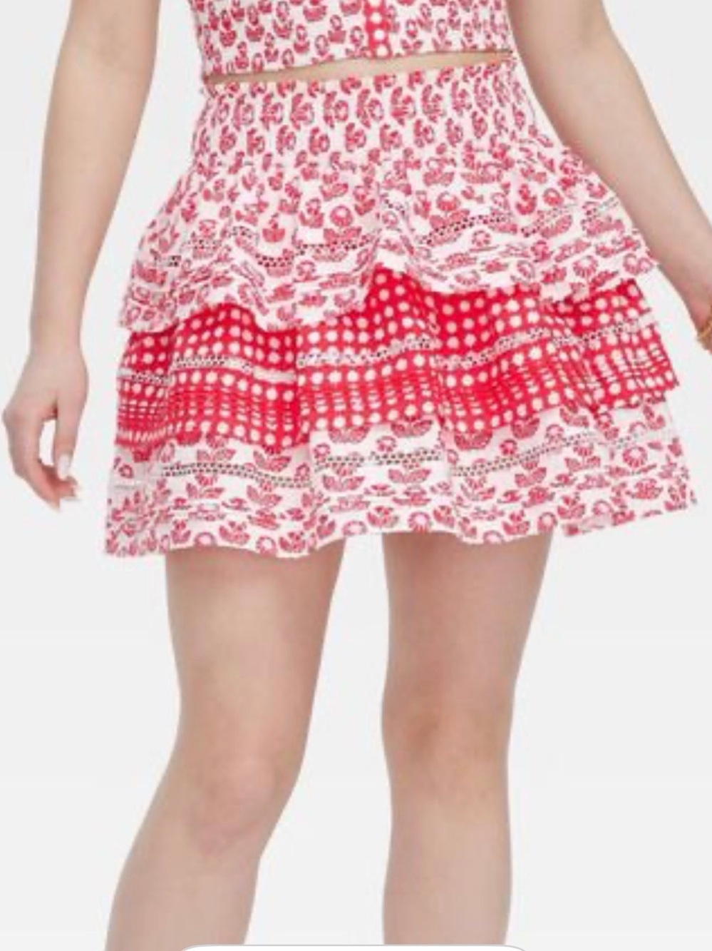 Like new size M Roller Rabbit x Target collab ruffle tiered skirt. Runs large.